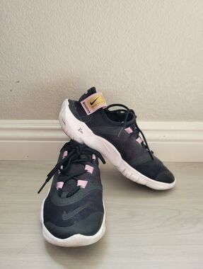 Nike Free Black and Pink Athletic Shoes Size 8